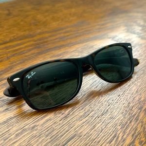 Men’s Ray Ban New Wayfarer Sunglasses